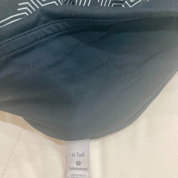 Lululemon 4 inch Speed up Short, Size 6 Tall - Picture 2 of 3